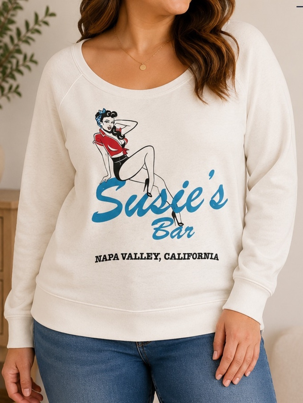 VINTAGE Susie's Bar Napa Valley White Sweatshirt with Pinup Graphic SMALL